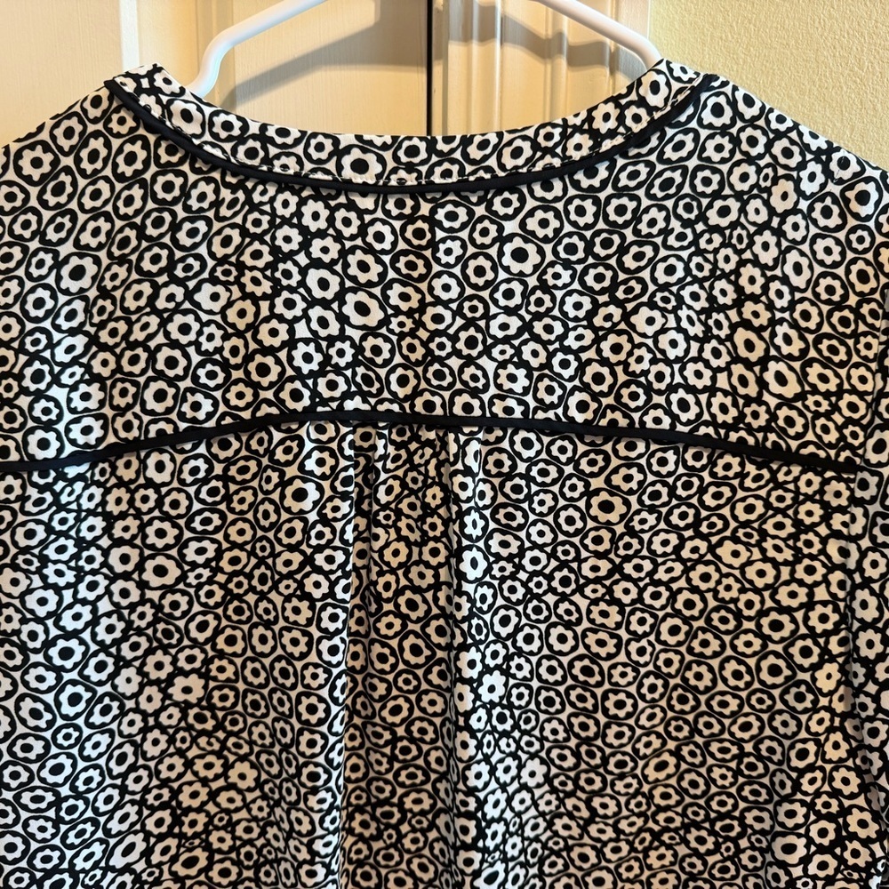 Talbots Long Sleeve Black White Floral Tie Button Down Blouse Sz L - Picture 4 of 12